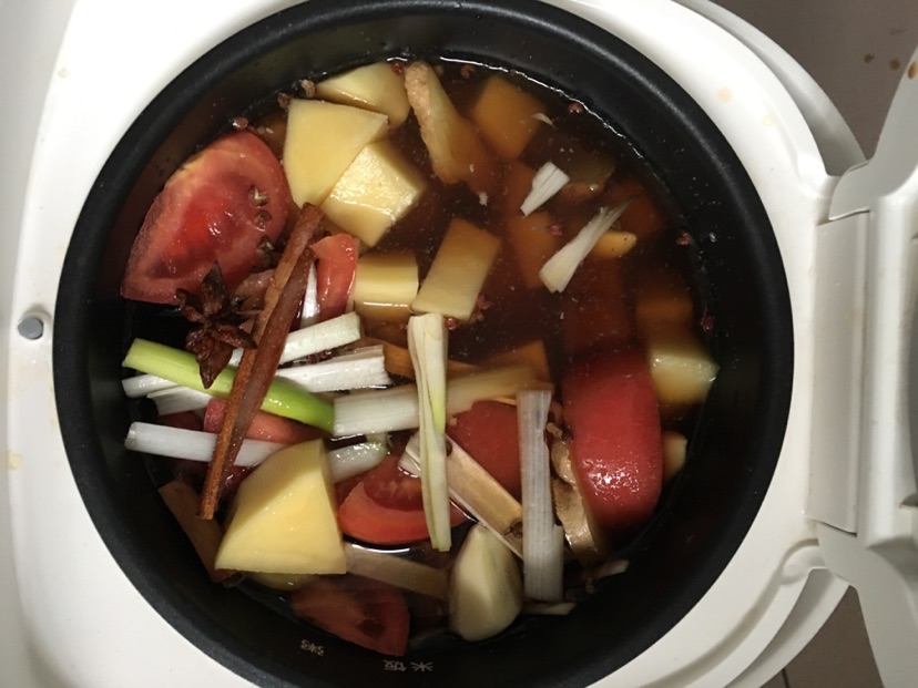 番茄味的土豆炖排骨，电饭煲炖汤~手残党福利的做法图解3