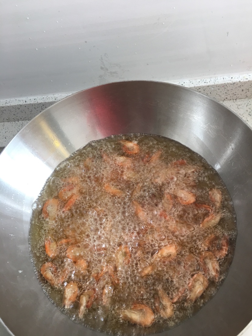 油爆虾的做法图解3