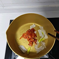 超简单韩式辣白菜豆腐汤的做法图解4