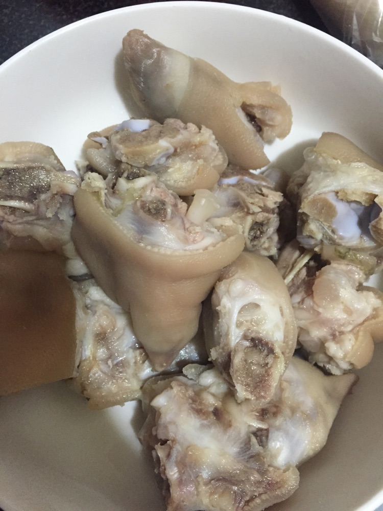 风味猪蹄的做法图解2