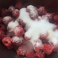 树莓果酱的做法图解2