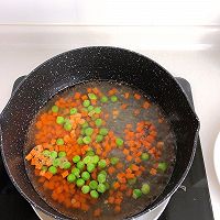 缤纷菠萝炒饭的做法图解5