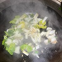 虾皮炒黄心菜的做法图解3