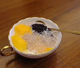 芒果白雪黑糯米甜甜的做法