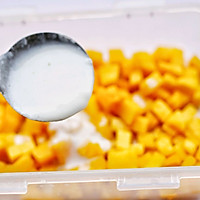 #精品菜谱挑战赛#香甜爽滑的芒果牛奶布丁的做法图解10