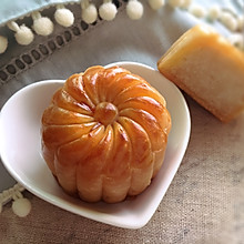 广式莲蓉月饼