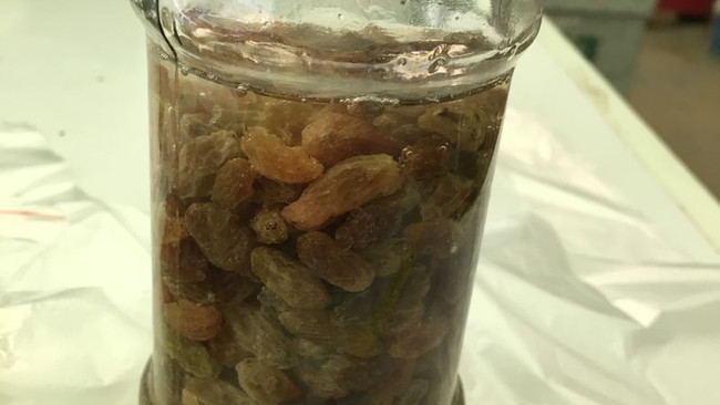 密封瘦身葡萄干的做法