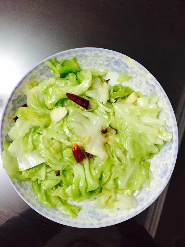 炝炒圆白菜的做法图解4