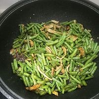 饭菜一锅出之豆角焖面的做法图解4