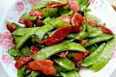 荷兰豆炒蜡肠
