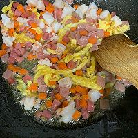 菠萝炒饭的做法图解1
