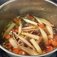 今天想喝汤：肉丸蔬菜粉丝汤的做法图解4