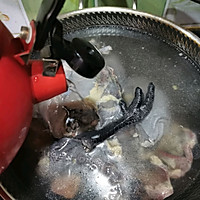 宅居在家，为健康加油，干了这碗汤：人参虫草花响螺胡萝卜乌鸡汤的做法图解4