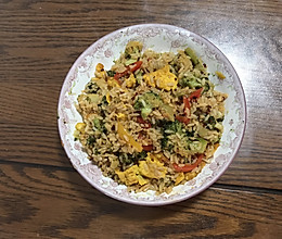 西兰花炒饭的做法