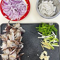 梭子蟹（花蟹）炒年糕的做法图解1