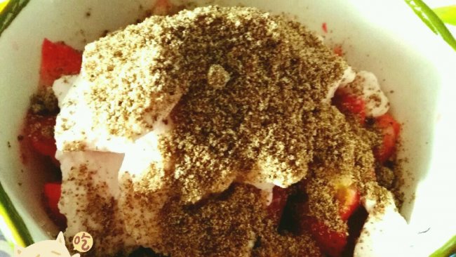 酸奶亚麻籽配草莓的做法