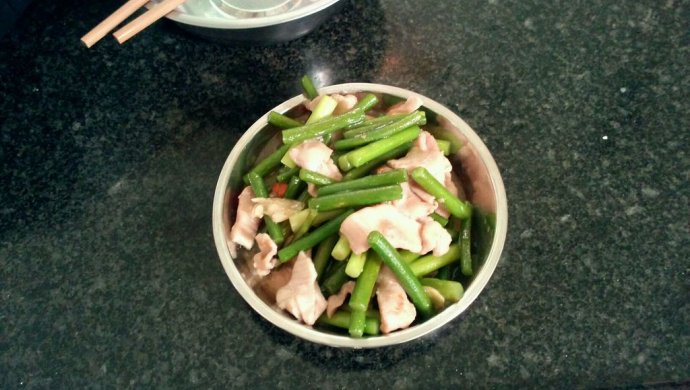 蒜苗炒肉片