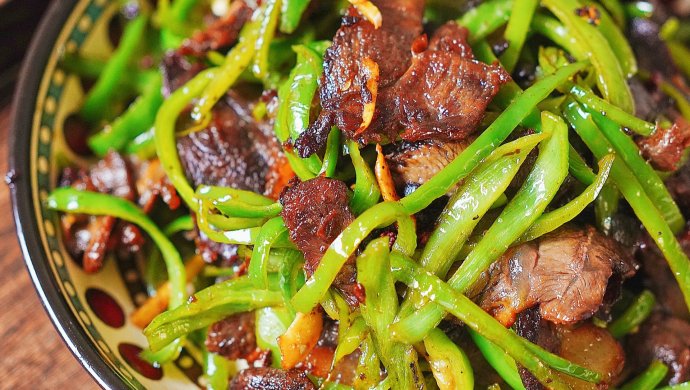 螺丝椒爆炒回锅卤牛肉