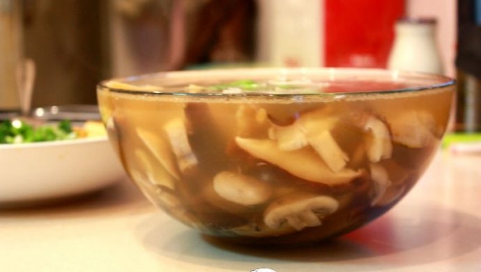 菌菇肉片汤