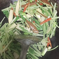 芹菜炒豆干的做法图解4