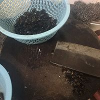 土茯苓坑罗扁豆猪骨汤的做法图解2