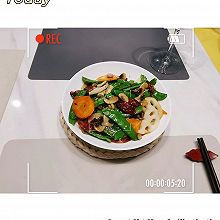 香喷喷的腊肠炒时蔬