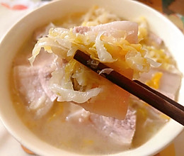 祖传秘方|肥而不腻暖心暖胃的经典东北家常菜——酸菜汆白肉的做法