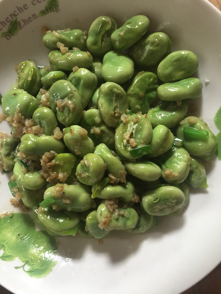 蒜香蚕豆的做法
