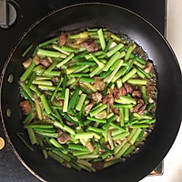 家常菜—蒜苔小炒肉的做法图解5