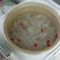 电饭锅清肺银耳枸杞羹（排除pm2.5）的做法图解7