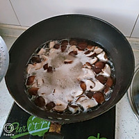 卷心菜炒蘑菇的做法图解4