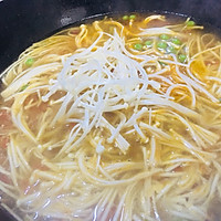 打不飞的太阳蛋油锅蔬菜面的做法图解8