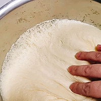 手揉版简单易做奶香小餐包（小面包）的做法图解11