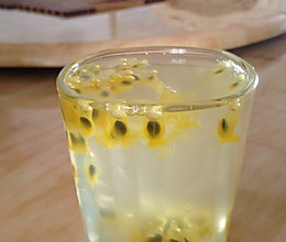 百香果冰糖水/百香果蜂蜜汁的做法