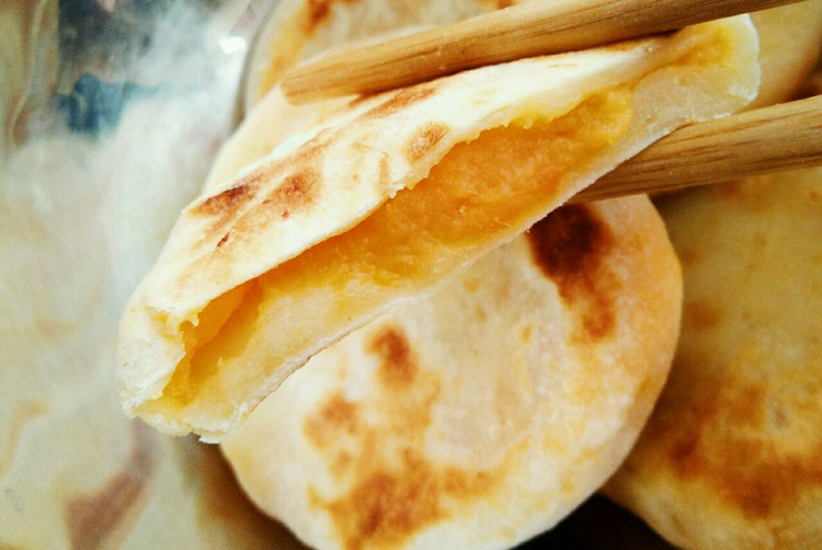 应季红薯饼，超迷人~的做法