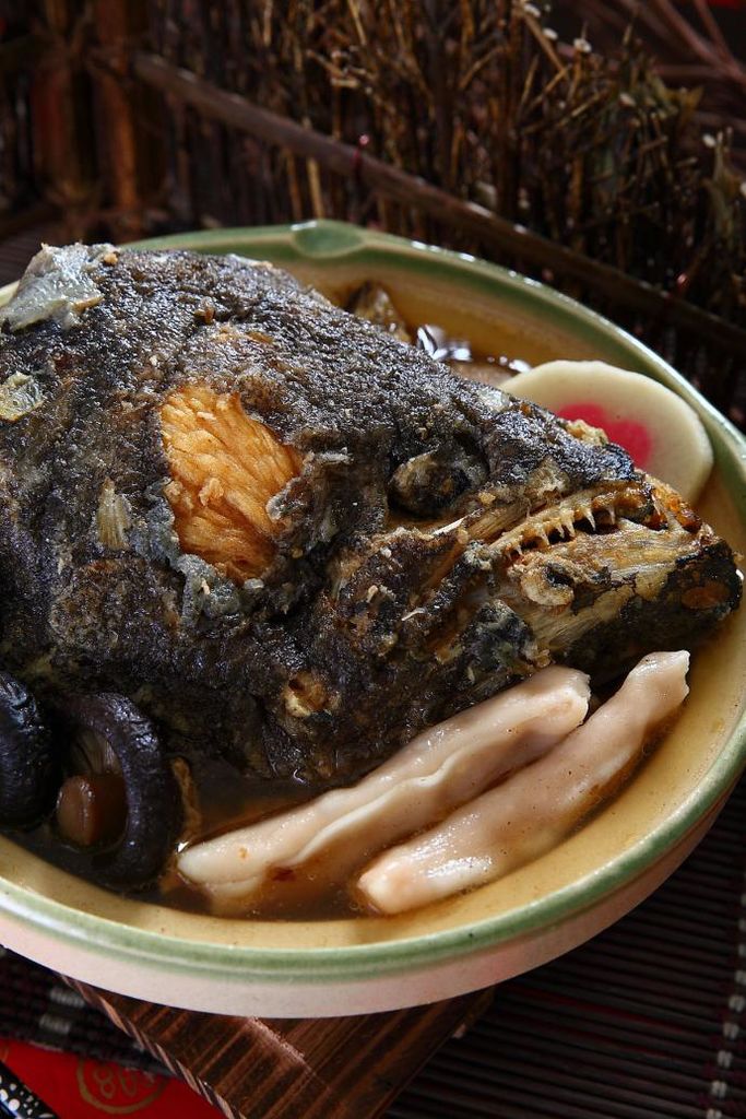 Stewed fish head with blue snow