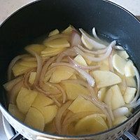 无油培根土豆浓汤的做法图解3