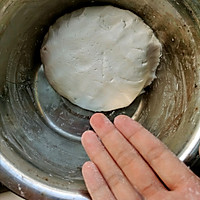 好吃又不粘牙的糯米豆沙芝麻饼的做法图解2