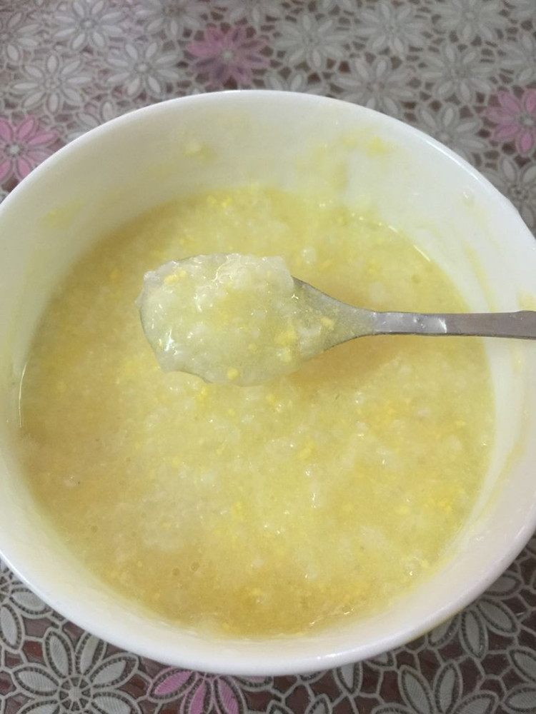 宝宝辅食：蛋黄粥的做法