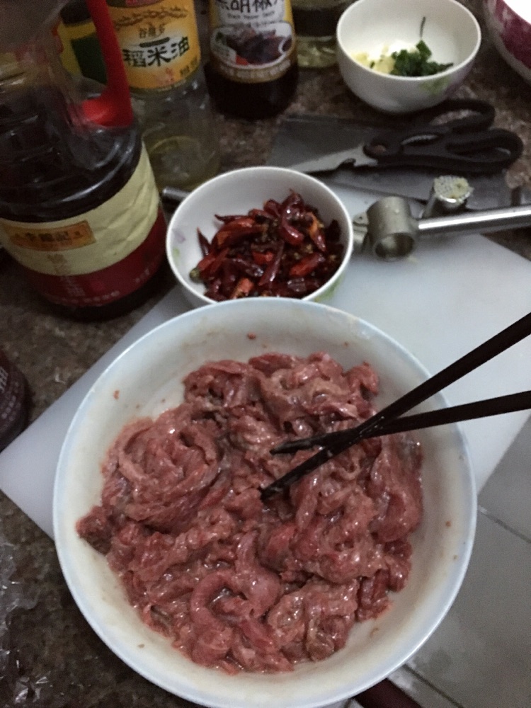水煮牛肉的做法图解1