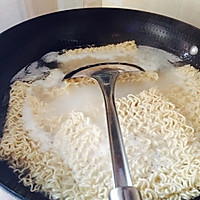 葱油捞面的做法图解1