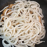 #美食说出“新年好”#板筋菜心炒乌冬的做法图解5
