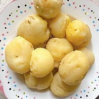 孜然小土豆的做法图解1