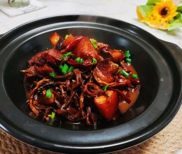 #异域美味 烹饪中式年味#五花肉炖豇豆干的做法