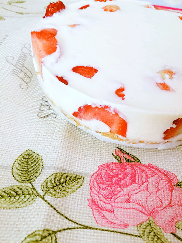 免烤草莓冻奶油芝士蛋糕