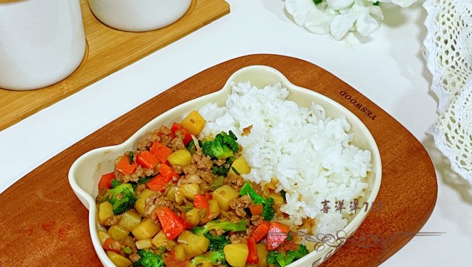 肉沫土豆盖浇饭