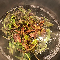 #人人能开小吃店#香椿煎蛋的做法图解2