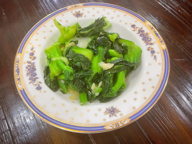 春日最时令新鲜 炒青菜炒菜芯的做法