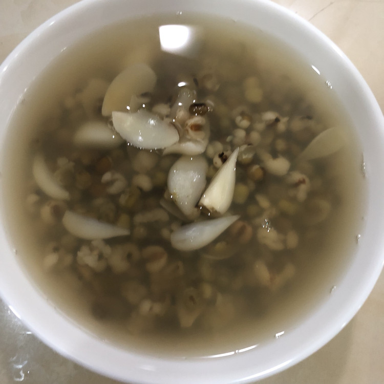 绿豆薏米百合粥的做法