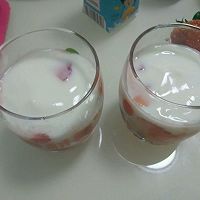简单草莓酸奶.的做法图解7